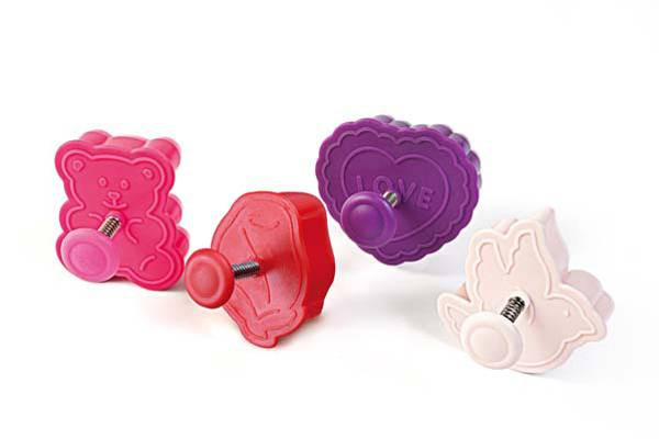 outlet cucina - MINI COOKIE CUTTER love Silikomart - labottegadelleideelecco.it